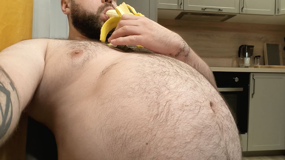 Huge Johnny stuffed himself with bananas to the limit → my belly turned into a massive, fizzy balloon 🍌💦 I can feel the Sprite bubbling and fizzing inside… wanna play with this belly? Feed me even more? 🐷🔥
#gainer  #bellystuffing #stuffedbelly #bigbelly #HugeJohnny