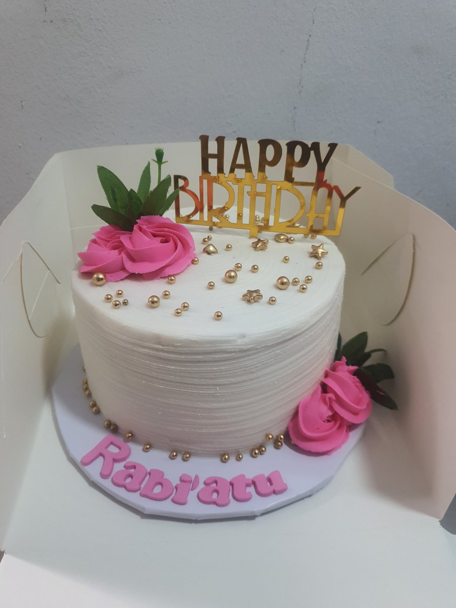 agushis_cakes's tweet image. Forgot a birthday? 😱 Don’t panic. We keep a limited stock of 'grab-and-go' boxes for those last-minute emergencies. Bookmark this post for the next time you're in a fix! Just give us a 3hrs heads up.
  #LastMinuteGifts #BirthdayCakesBadagry  #CakeEmergency