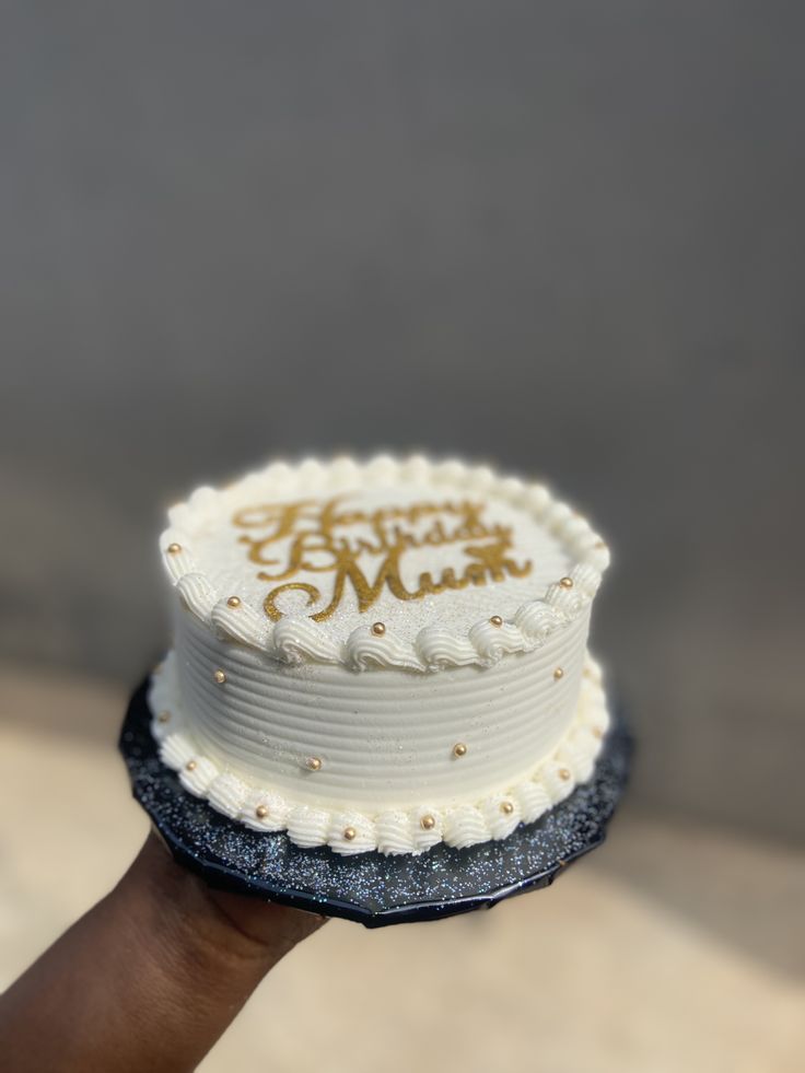 agushis_cakes's tweet image. Forgot a birthday? 😱 Don’t panic. We keep a limited stock of 'grab-and-go' boxes for those last-minute emergencies. Bookmark this post for the next time you're in a fix! Just give us a 3hrs heads up.
  #LastMinuteGifts #BirthdayCakesBadagry  #CakeEmergency