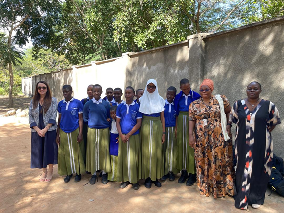 Visite inspirante à la mine Bulyanhulu de @BarrickGold et dans la communauté environnante. La haute‑commissaire Burns a vu pourquoi le Canada 🇨🇦 est un partenaire de choix pour transformer les ressources naturelles en opportunités, croissance et prospérité pour la Tanzanie 🇹🇿