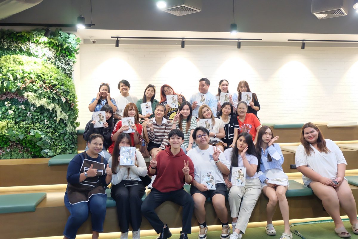 ขอบคุณทุกคนที่มารับ ปฏิทิน และมาหาก๊ก เมื่อวันอาทิตย์ที่ 25 มกราคม ที่ผ่านมา นะครับบ 

ขอบคุณ ร้าน นมสดพระนคร สาขา เดอะสตรีทรัชดา ที่ให้ใช้สถานที่มากๆครับ

แล้วไปทำบุญด้วยกันอีกครั้งนะครับบบบ🙏🏻🤍😁

(รับปฏิทิน2026) 

#ก๊กเป็นก้อน #เจ้าก้อนของก๊ก #3_kok
#JaokonKongKok #kokitos