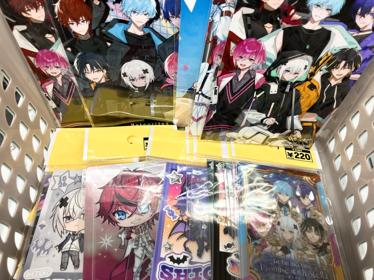 入荷情報】 💫めておら💫 缶バッジやアクキー、アクリルスタンドなど