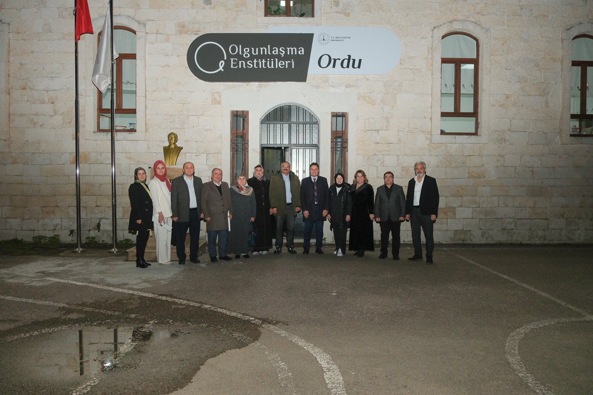 Altınordu İlçe Millî Eğitim Müdürümüz Sayın Ahmet Erkuvum ile Şube Müdürlerimiz Gönül Ertaş, Musa Gözüdik, Yusuf Ütü, Fikret Ayaz ve Sayın Serkan Şeker kurumumuzu ziyaret etti.

Gerçekleştirilen ziyaret kapsamında iftar programı düzenlenmiş; program öncesinde Enstitümüz dokuma