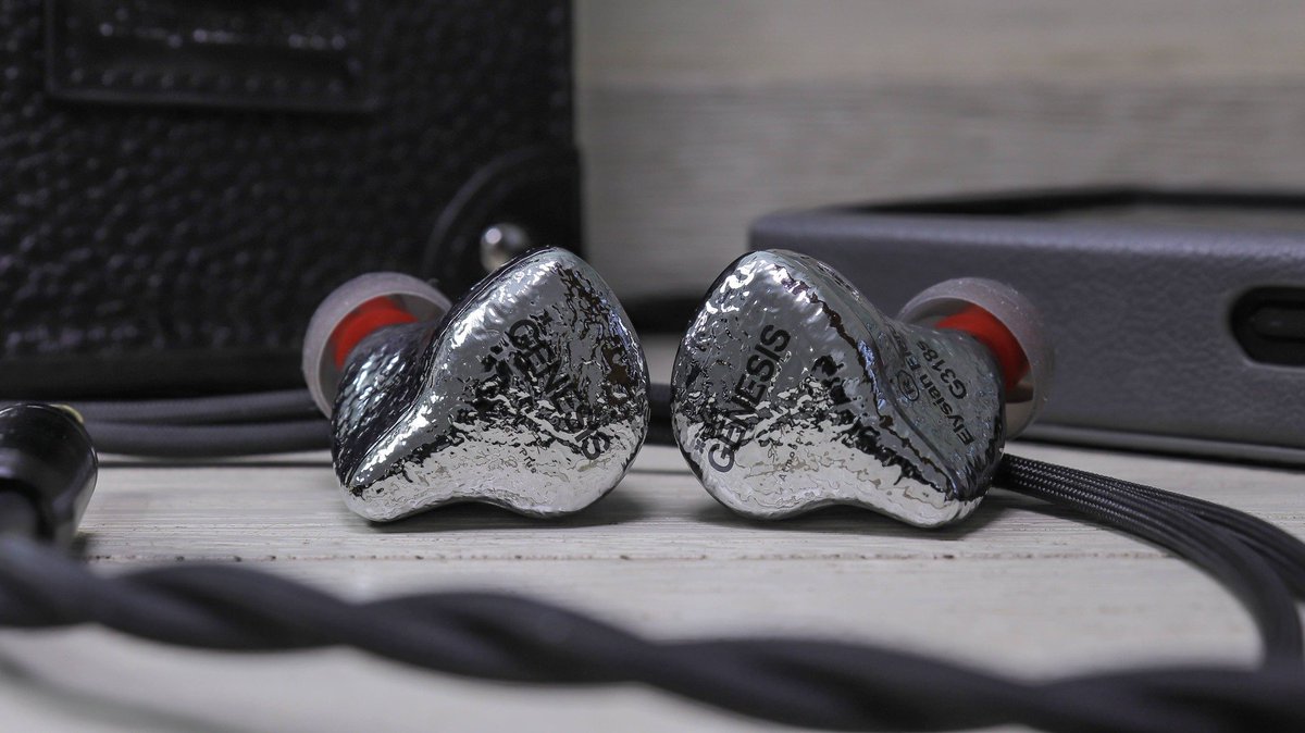 EarAcoustic_CN's tweet image. From the texture of the strings to the breath of the singer—wired IEMs reveal the details wireless buds simply miss. 🎻😲
👇 Interested in EAA's products?
🌐 Official: earacoustic-audio.com
#EarAcousticAudio #IEM #HIFI #Details #Reveal