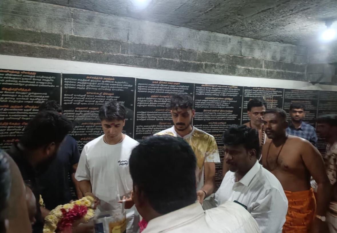 Abhishek Sharma and Axar Patel visited the famous Marundeeswarar Temple in Tiruvanmayur ahead of Do or Die Super 8 Clash Against Zimbabwe 
#IndvZim #T20WorldCup2026
