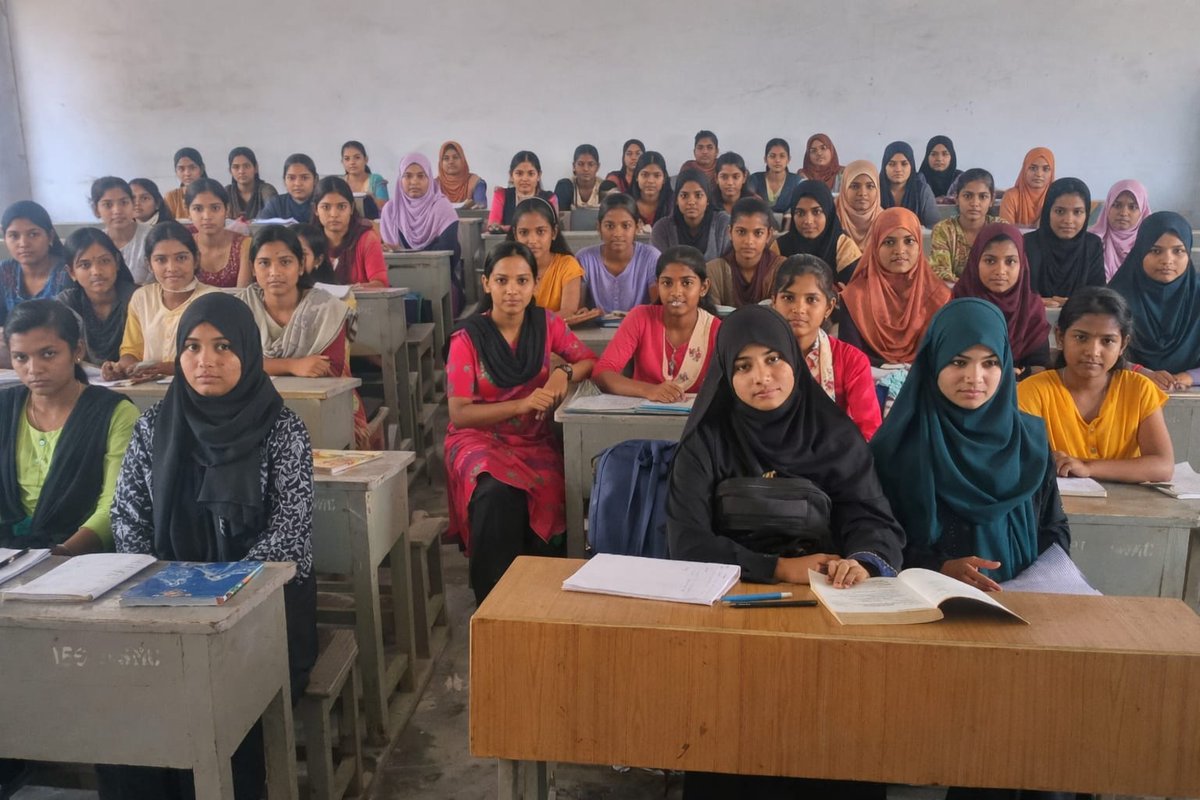 she_teams's tweet photo. Conducted #Awareness Programme at #ASM COLLEGE, #WARANGAL . In which 50 members of Students were participated .We explained the following topics what is #sheteam, how it Works, how it is useful for them, #child abuse,#TSafe App, Child helpline No.1098 etc.. https://t.co/fx44fkCTNg