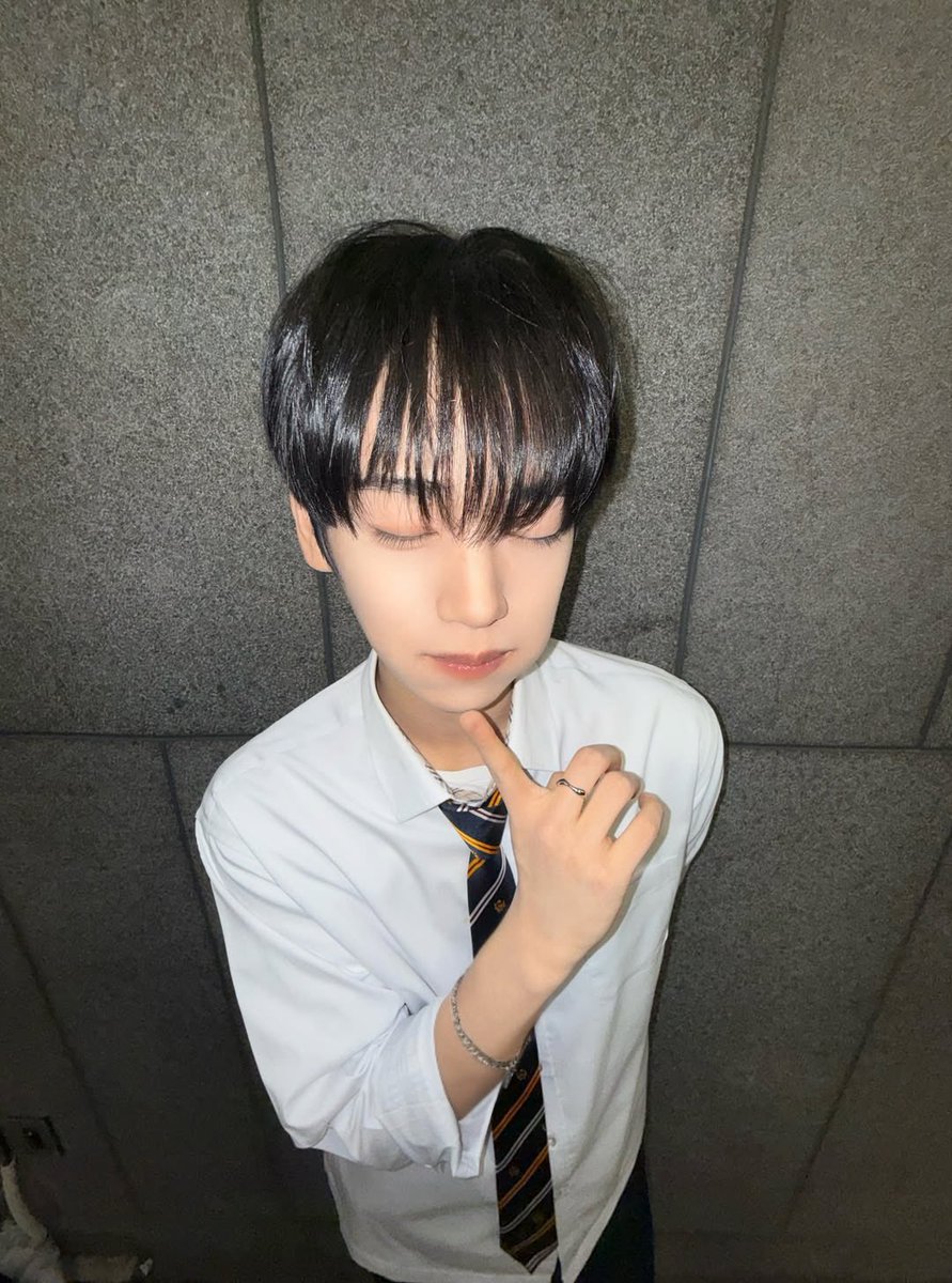 siro_id16's tweet photo. 260225 인스타

점심 누구랑 먹어? 나랑 같이 먹으까~? 😊🍚

#idntt #아이덴티티 #yesweare
#황은수 #hwangeunsoo https://t.co/n8zFR3eVXE