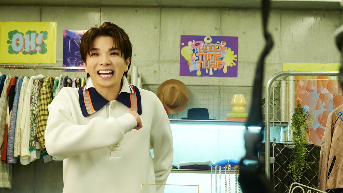 わくわくで、わくわくを買いに行こう！
オフショットをお届け📷💙

長時間の撮影でも、終始明るく撮影にのぞんでくださった #塩﨑太智 さん
塩﨑さんの笑顔に現場はとても和みました☺️