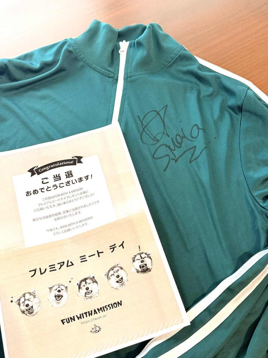 1nansatte's tweet photo. 日本にちょっと立ち寄…
え？
ええ？
あらー？
サンタ…モニ…
明日これ持ってまた出国します
ありがとうございます
#mwam #fwam #djサンタモニカ #プレミアムミートデイ https://t.co/kksBZ4twXV
