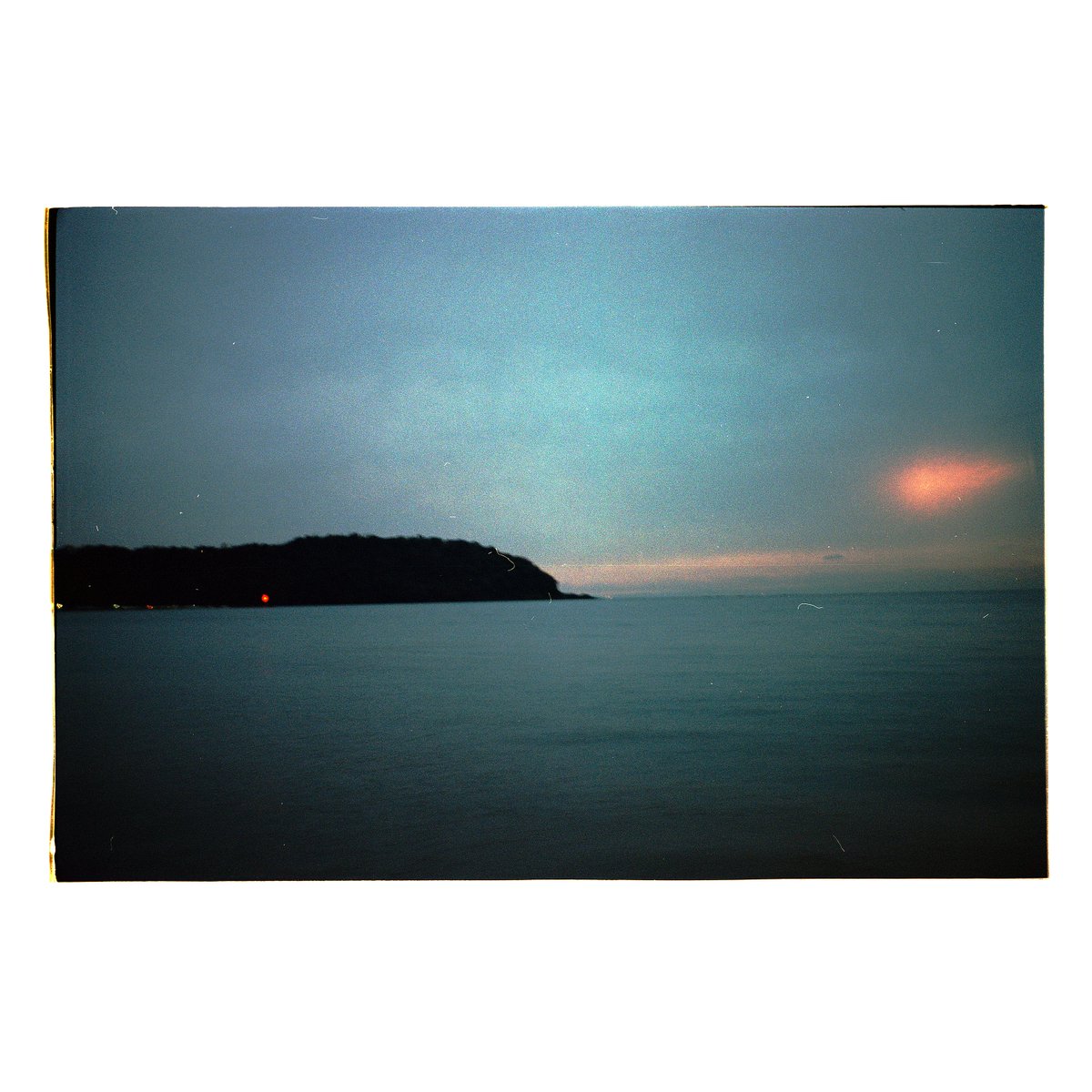 umi_yama_machi's tweet photo. #房総 #田舎の風景 #どこにでもあるここにしかない風景 #フィルムカメラ #filmcamera #contaxrts #contaxt2 #carlzeiss #distagon28mm #distagon25mm #planar50mm #kodak #portra400 #コイデカメラ #コイデカメラ木更津総合店 #NewTopographics #海と山と街と写真と https://t.co/vAigmefcIL