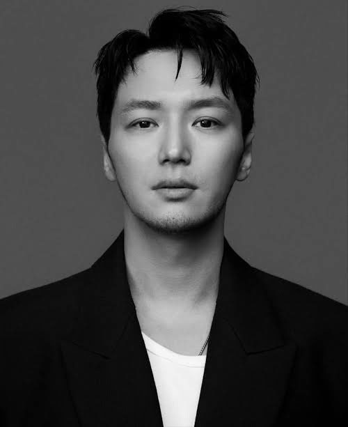 Moon Sangmin talks about his kissing scene with Byun Yohan in their new movie ‘Pavane’:

— “I think it might have been my most intense (kissing scene) yet. Byun Yohan hyung gave me courage. We thought that just pretending would make it look even more awkward, so we went for it