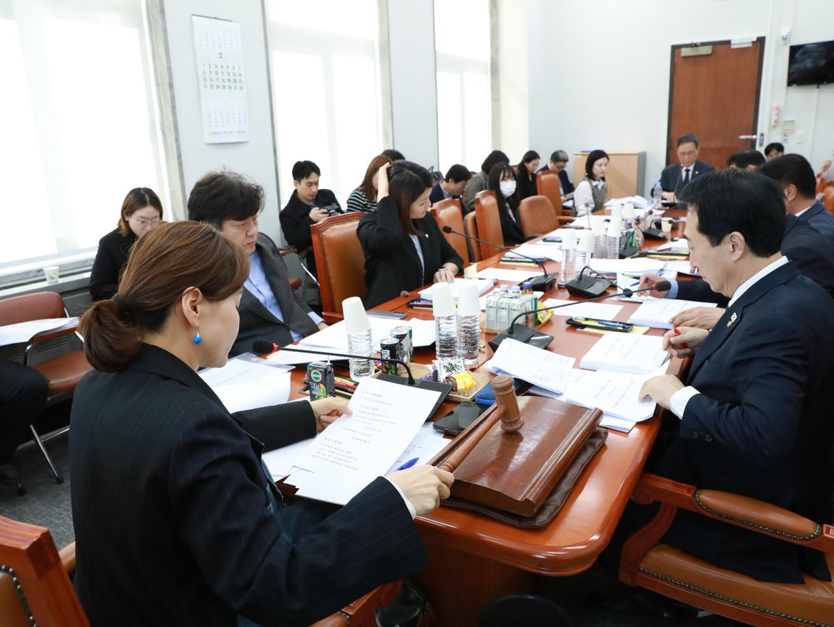 대한민국 문화예술에 봄바람이 붑니다

m.blog.naver.com/oklim777/22419…