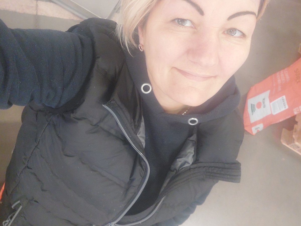 Erika Varró tweet media