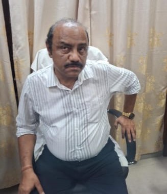 NewsPrsd's tweet photo. ओडिशा: 30 हजार की रिश्वत लेते पकड़ा गया अधिकारी, घर से मिला 4 करोड़ का कैश
ओडिशा सतर्कता विभाग ने भ्रष्टाचार के खिलाफ एक बड़ी कार्रवाई करते हुए कटक सर्कल के प्रभारी (I/C) डिप्टी डायरेक्टर माइन्स, देबब्रत मोहंती को गिरफ्तार किया है। #Odisha #VIGILANCE #Corruption https://t.co/skgGUEYjyq