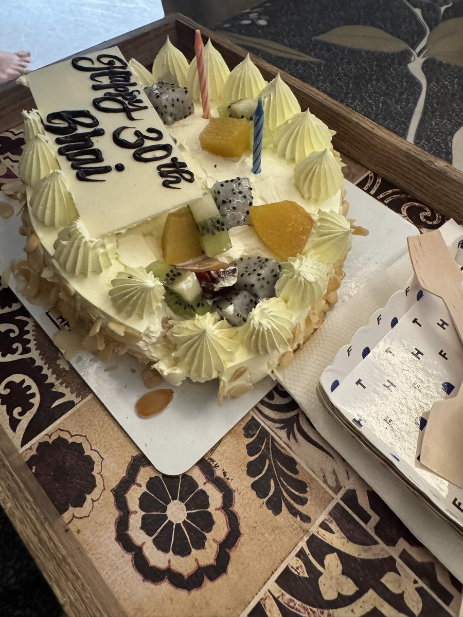 SidharthThathi's tweet photo. Recently ordered a cake through @Swiggy , it’s came as broken. It was ordered from ‘The hazelnut factory’ I clicked all the pictures of how we received, but I was told issue will be resolved on mail. No compensation is all they say.
Shame on you 
@SwiggyCares https://t.co/mIT6e45RPx