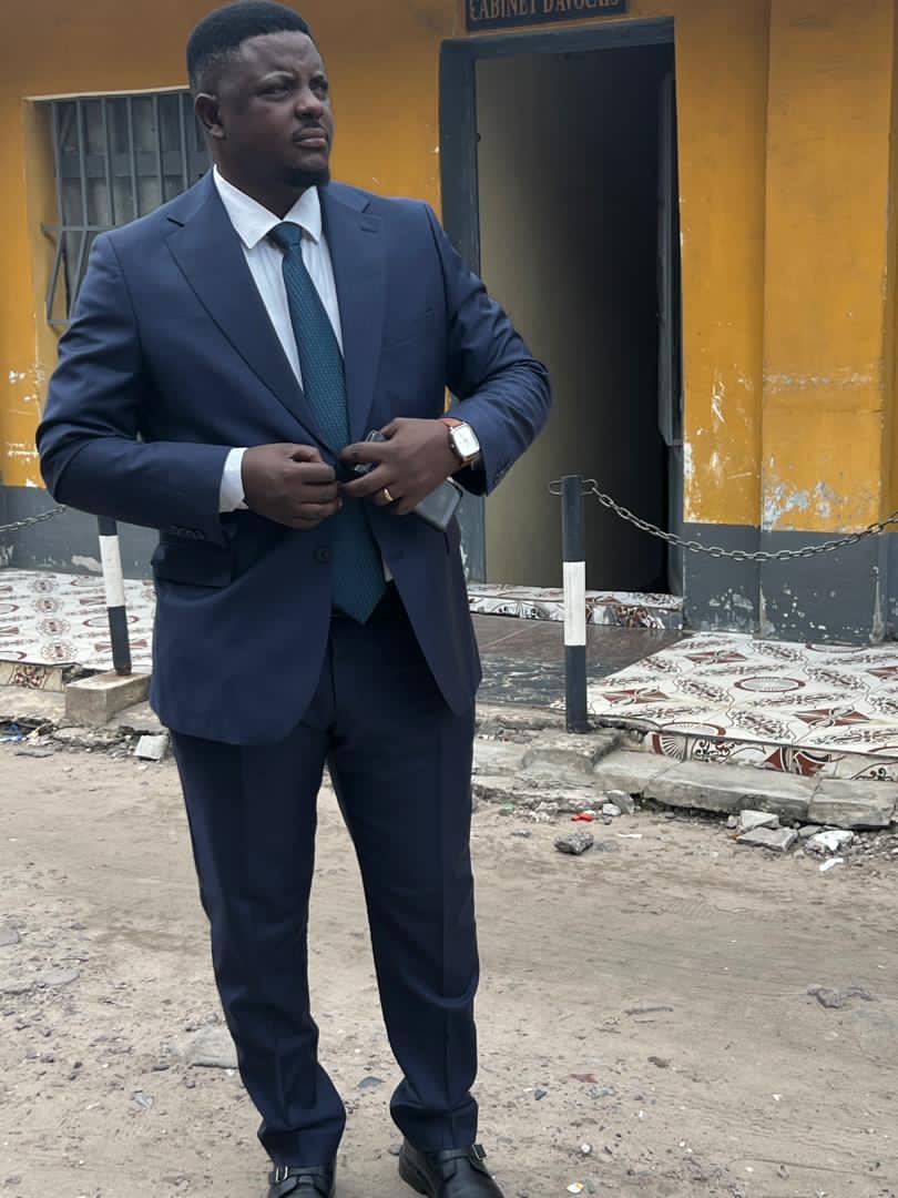 ebalemozindo's tweet photo. #RDC: #POLITIQUE. 
Politique : Me Jeannot @LompempeJ quitte le FCC.

​Le Front Commun pour le Congo (FCC) enregistre un nouveau départ dans ses rangs. Dans une correspondance datée du 25 février 2026, adressée à l’Autorité Morale de la plateforme, Joseph Kabila Kabange, Me Jeannot Lompempe a officiellement déposé sa démission.
​Invoquant des « raisons de conviction politique », celui qui agissait en tant que personnalité politique du regroupement a décidé de mettre fin à sa collaboration avec la plateforme pour laquelle, souligne-t-il, les membres ont « enduré tant des douleurs ». Me Lompempe précise qu’il entend désormais se consacrer exclusivement à son propre parti politique pour la suite de sa carrière.