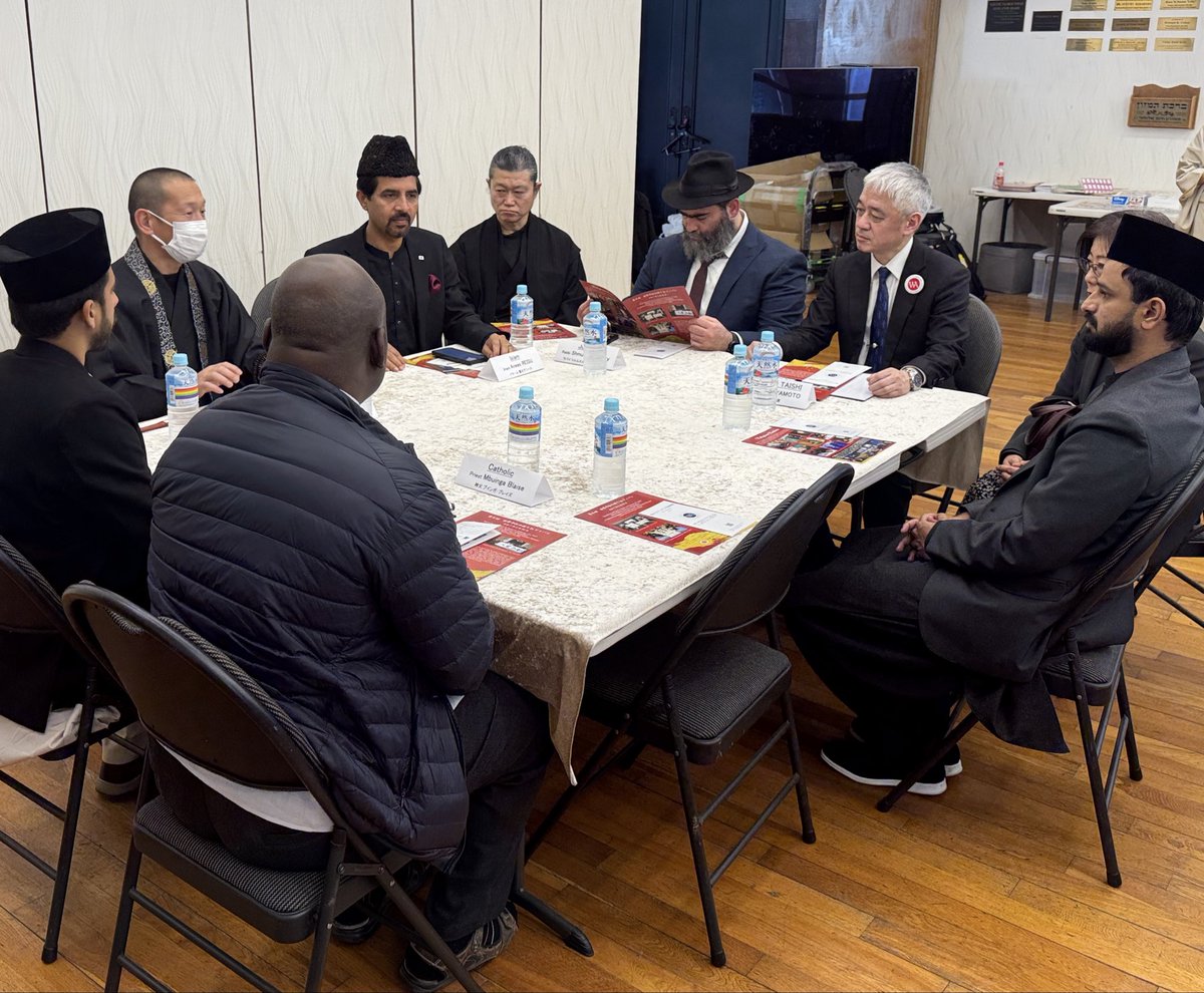 amjJapan's tweet image. In Kobe,Japan,representatives of Islam, Judaism,Christianity,and Buddhism gathered to share the peaceful teachings of their faiths and promote mutual respect and understanding. Special thanks to WA Project TAISHI for organizing this meaningful interfaith dialogue.
#Interfaith