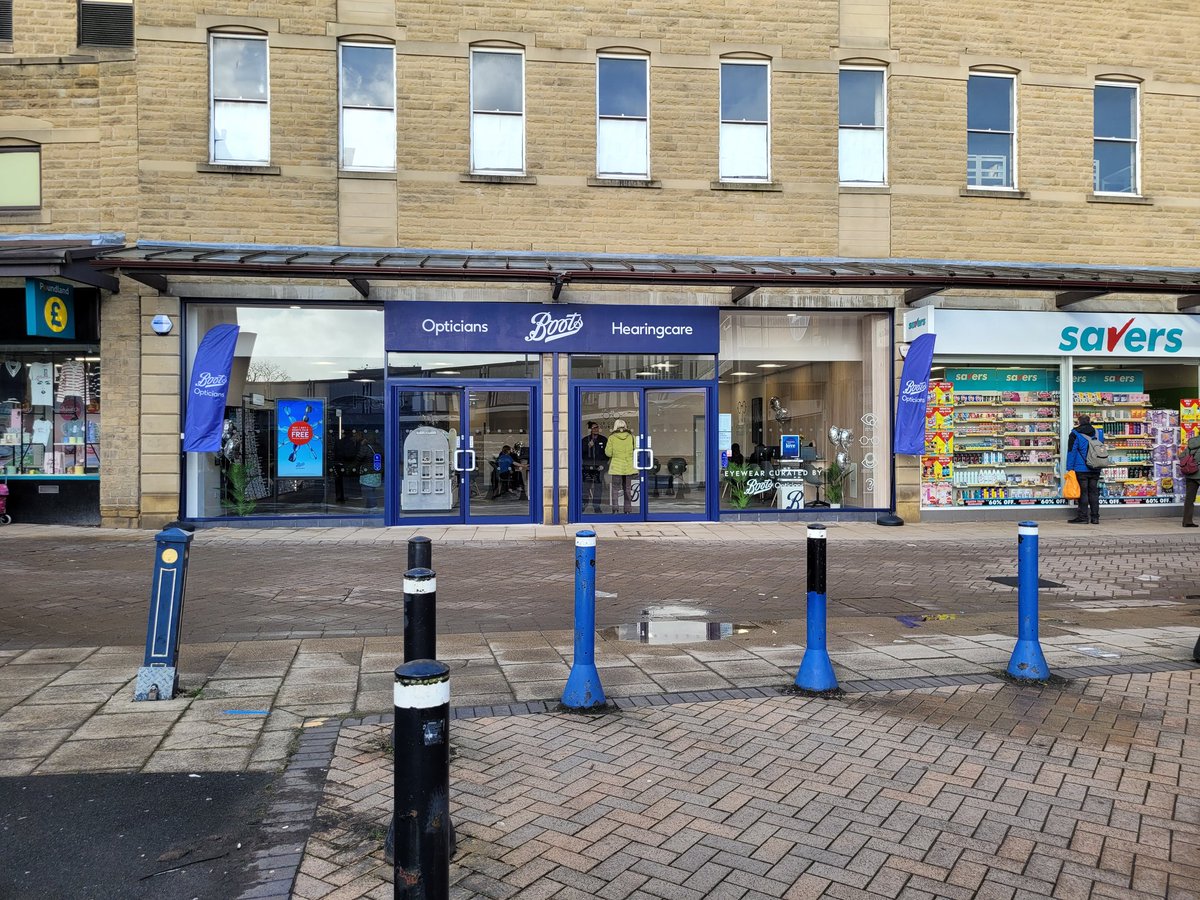 Piazza Centre HD tweet media