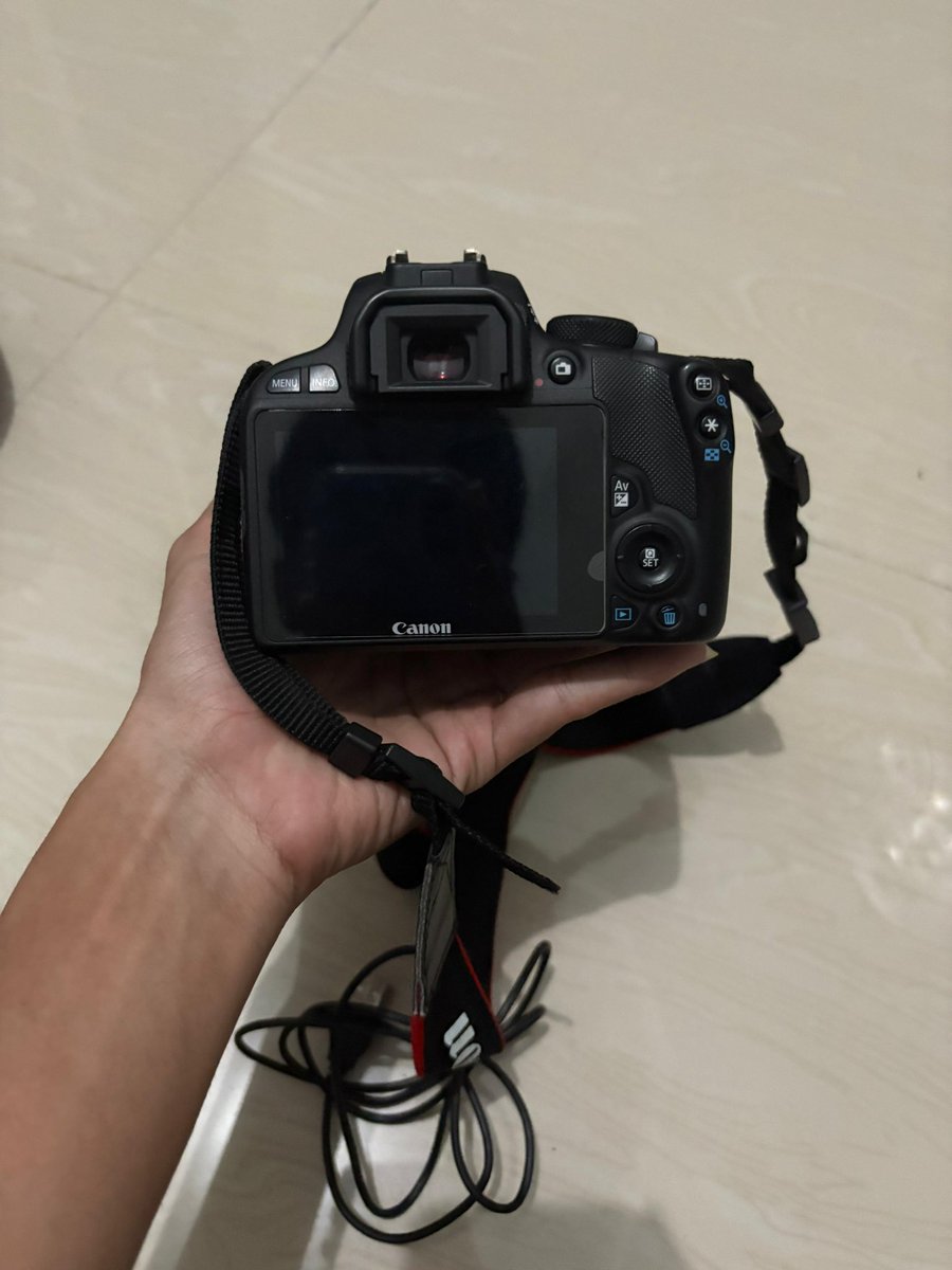 awrlkkk's tweet photo. wts wts Kamera canon EOS100D Rp.2.400.000 (bisa nego)
Masi lengkap mulus jarang di pake
Hasil foto masi bagus banget
📍Cikarang, Cibitung, Bekasi dan sekitarnya
Bisa COD, Ambil kerumah, bisa co by shopee! https://t.co/WNUsER9bhH