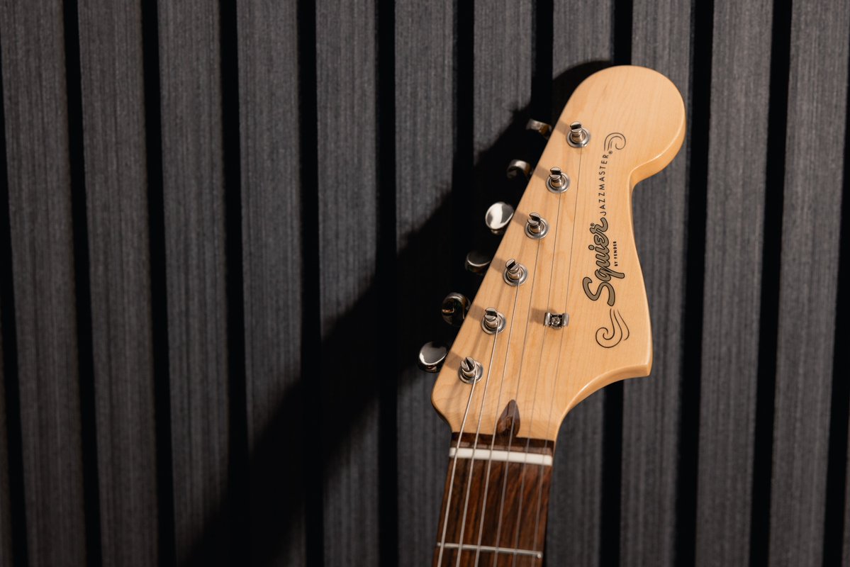 フェンダーの伝統的なデザインやサウンドが受け継がれた #スクワイヤー