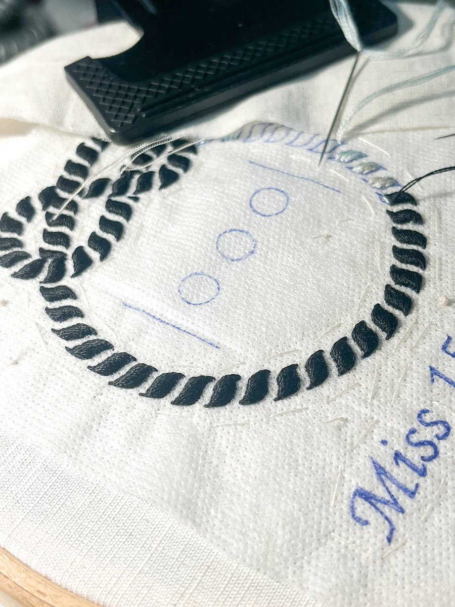 miss150studio's tweet photo. きれいに並んでいて、
なんだか可愛く感じます🤭

整整齊齊的排列著，總覺得有點可愛🤭

#手刺繍 #embroidery  #needlework https://t.co/mv2y84Um0Y