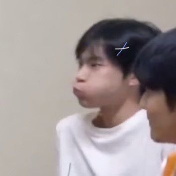 내가 좋아하는 입술뿌 볼빵빵 도영 😘