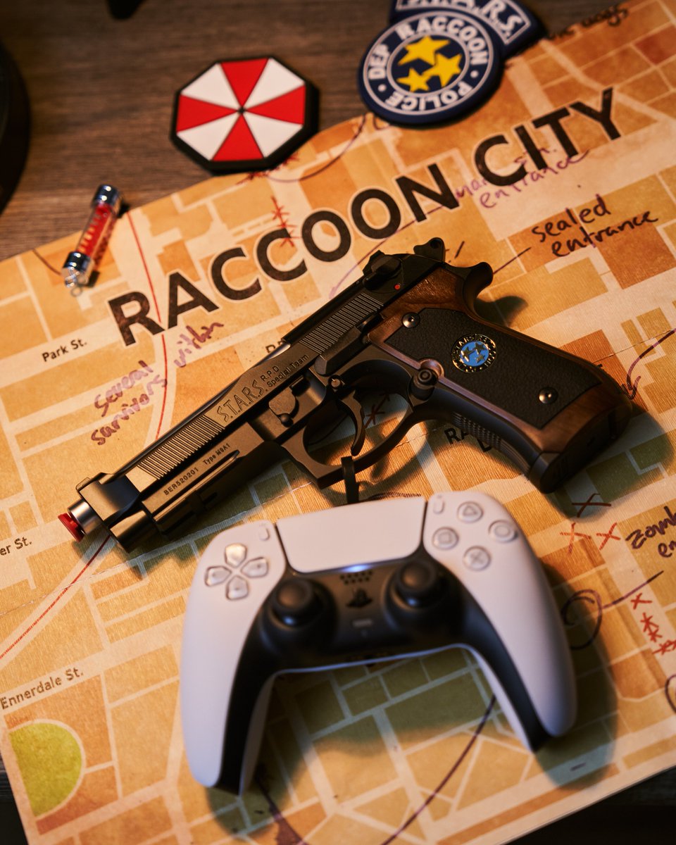 PlayStation_jp's tweet photo. 『バイオハザード レクイエム』がいよいよ発売！
ということで、「バイオハザード」ゲーム部屋を作ってみました。

皆さんのゲーム部屋やお気に入りグッズもぜひリプライで見せてください！

#バイオレクイエム https://t.co/faOQYKklW8