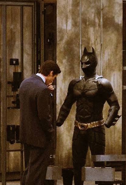 18 degrees outside got me looking at my Uniqlo tee like this