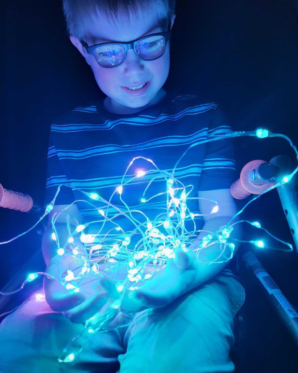 🌍 The world is lighting up for Rare Disease Day! ✨
Visit a monument near you or light up your home to join the global chain of lights.

👉 Use our toolkits &amp; event map to get started: go.rarediseaseday.org/LIGHTUP

#LightUpForRare #RareDiseaseDay #ShareYourColours