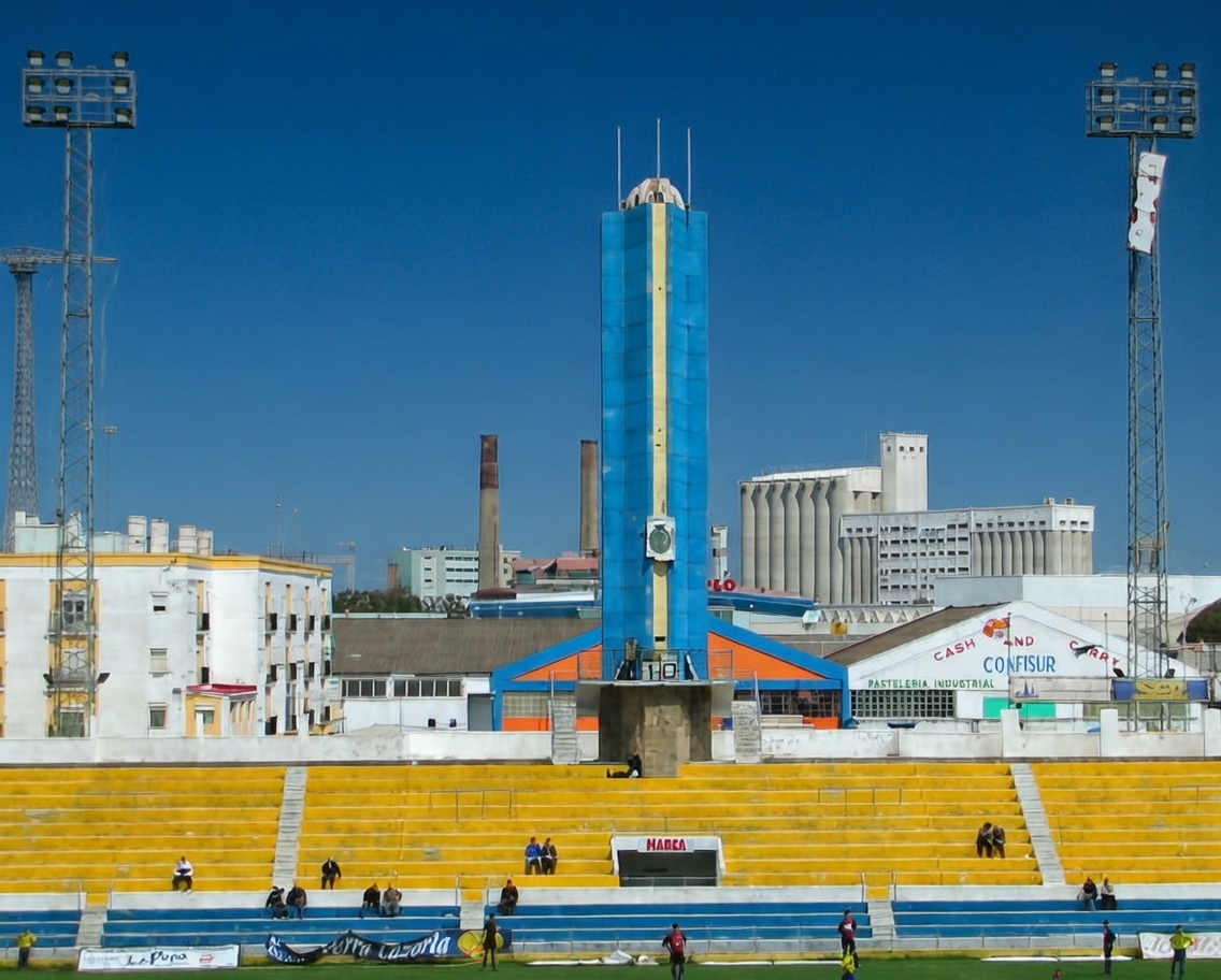 Cádiz CF's Estadio Ramón de Carranza pictured in the early 2000s.
espanaestadios.com/2018/08/11/cad…