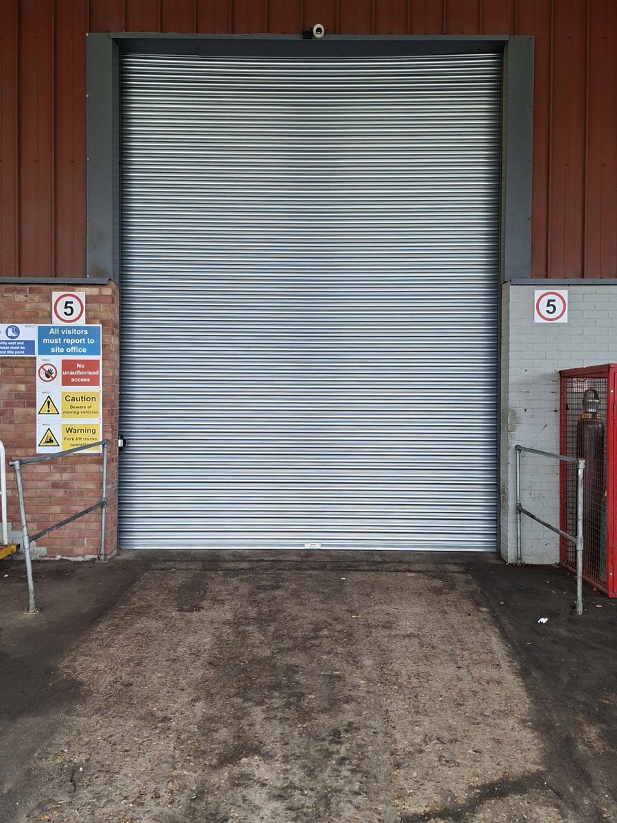 StanairDoors's tweet photo. Another quality roller shutter installation completed 👏 

Built for reliability, security and long lasting performance, giving our customer a durable solution.

Proud to deliver another clean finish and smooth running system that's ready to perform day in, day out. 

#Stanair https://t.co/xTupfzI0ie