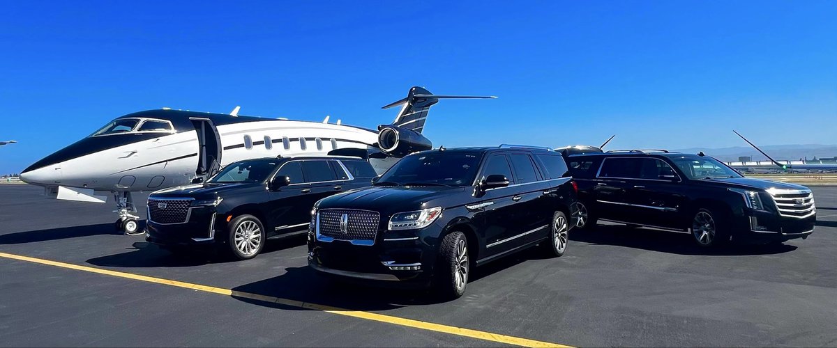 harroufi3's tweet photo. Travel with ease! Front Range Luxury Limo LLC provides VIP airport pickups and drop-offs to and from Denver Airport. Arrive stress-free and in luxury. Book your airport ride today! #AirportPickup #VIPAirportService #StressFreeTravel #DenverAirport*#luxurypromrides*#PromSeason2026 https://t.co/9KMGW9TXjc