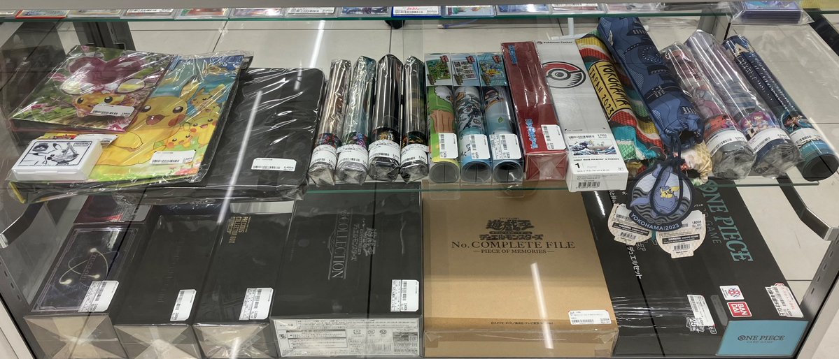 スリーブ、プレイマットなど たくさんお売りいただきましたーーー