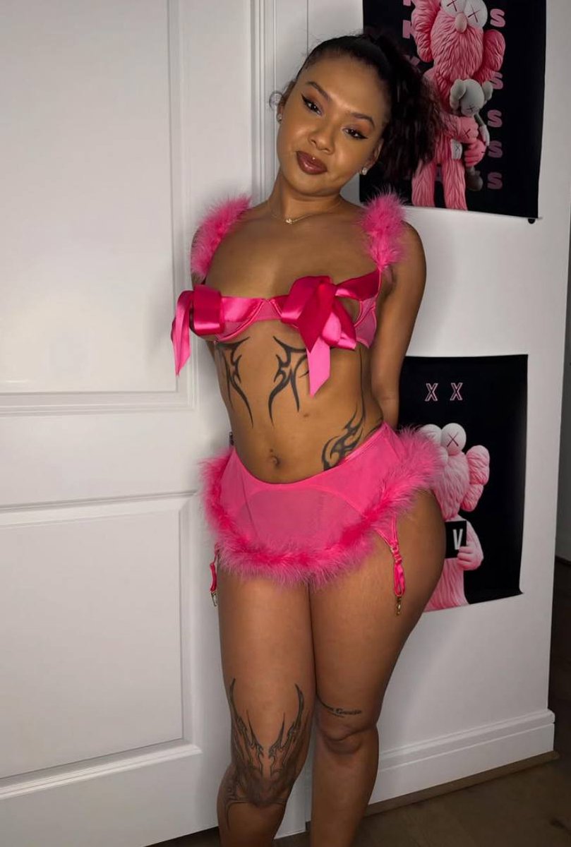milatheesiren's tweet photo. @nicoleponyxo Hi 💕 https://t.co/2Ya5pGDm8w