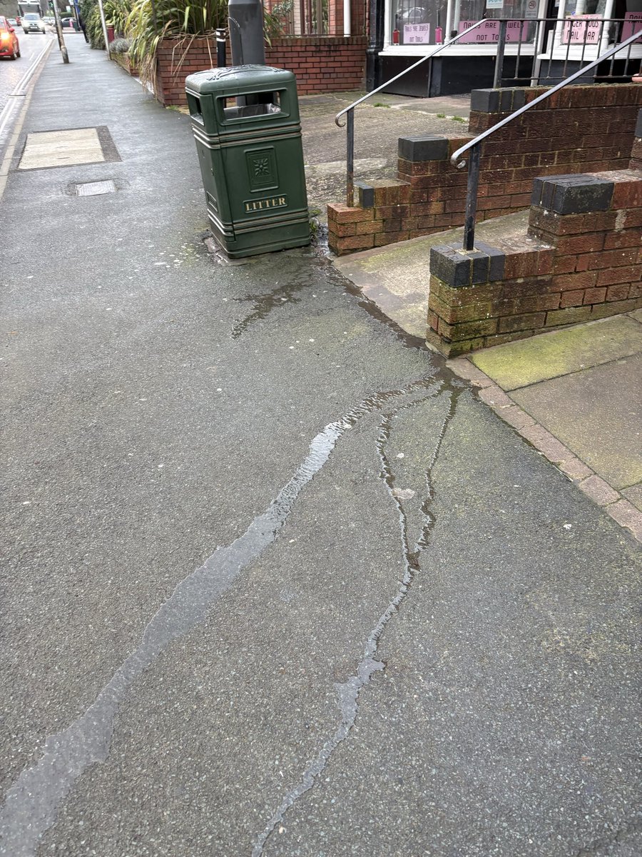 Chris Burrows tweet media