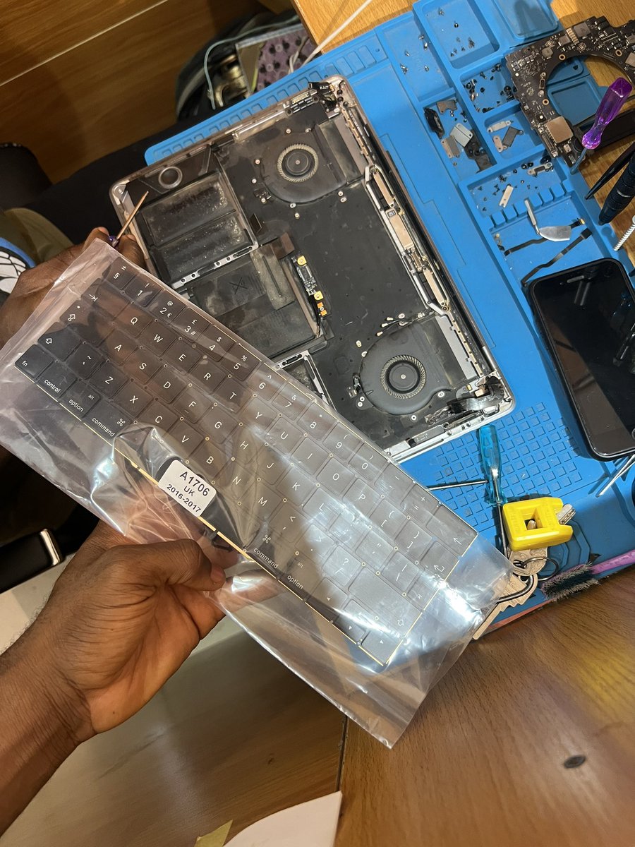 Iam_KizzyKroxx's tweet photo. REPAIR 👨‍🔧 

MACBOOK PRO 13”
A1706 2017
INTEL CORE i5
KEYBOARD REPLACEMENT (UK REGION)

DM/CALL:-09054560886 FOR MORE INFO.

LET’S FIX IT FOR YOU.🤝

ABUJA. https://t.co/ih4s3Hrwo3