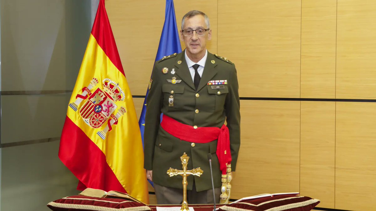 Un soldado denuncia ante Fiscalía al general jefe de la sanidad militar de España, Juan Antonio Lara, por usar 2 coches oficiales para su uso personal continuo. Uno lo tiene en Madrid desde hace más de 1 año y medio pero en realidad está adscrito al Hospital militar de Zaragoza.