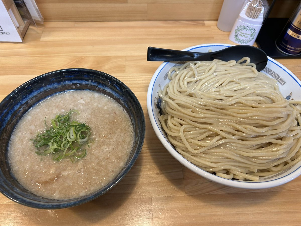 pig6699's tweet photo. RAMEN STAND@熊谷市広瀬
背脂豚骨つけ麺(塩)🍜特盛り、脂多め、麺カタ🐷
シンプルに麺を食う、美味っ👍
スープ割り完飲💯
#RAMENSTAND #つけ麺 #熊谷市 https://t.co/Ar85SwlqDZ