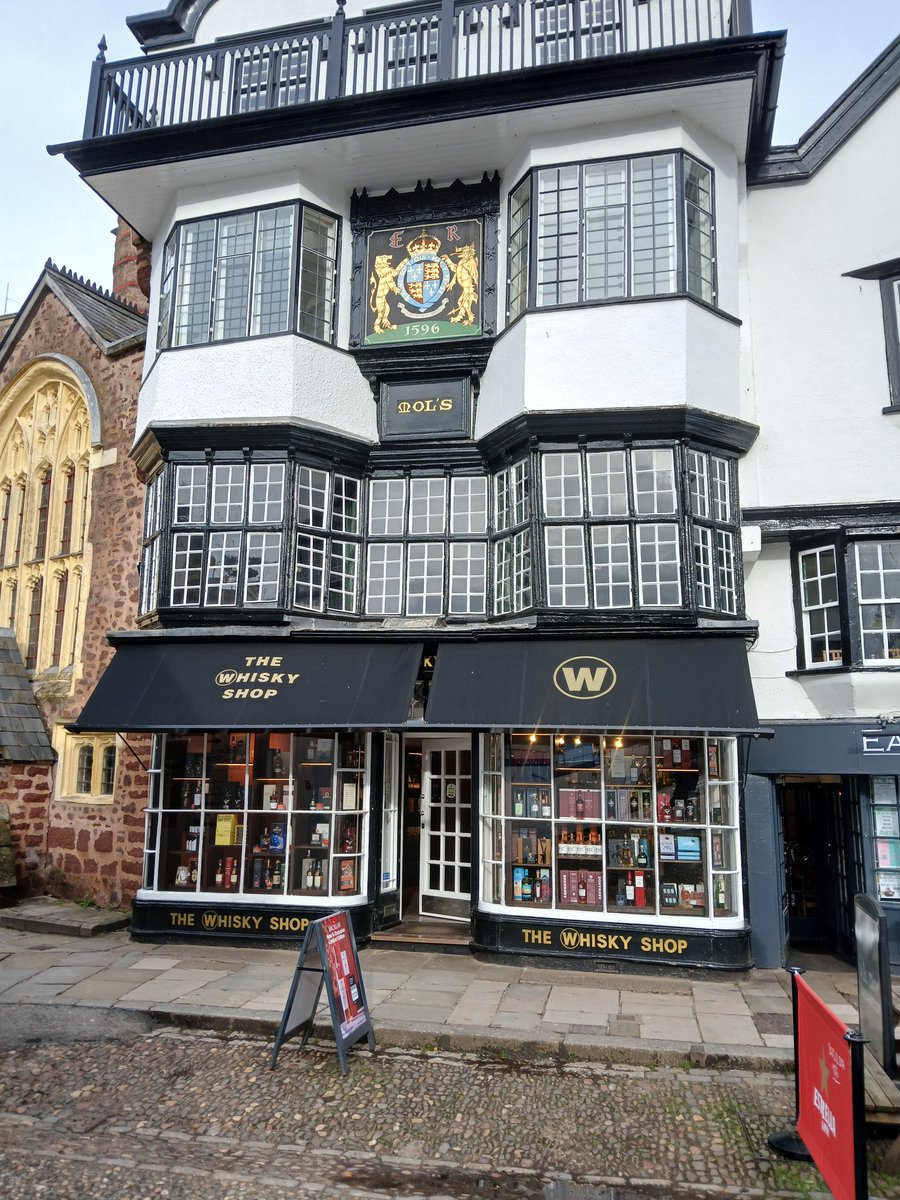 DoorsNo3828's tweet image. Doesn't get much better than this for #windowsonWednesday 👀👌
#exeter 
#nocontextdoors #dailydoor #doors