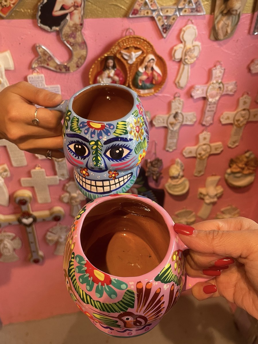 陶器で出来たガイコツのマグカップです☕️🤎 鼻や目のくぼみ、頬骨