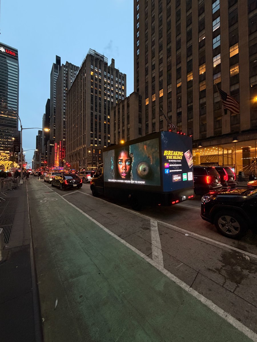 ledinmotion01's tweet image. Seeing your brand moving through NYC just hits different.  With Digital Truck Advertising NYC, your message isn't stuck in one place - it travels through real streets, real traffic, and reaches real people all day.  This is what real visibility looks like.
#ledinmotionnyc