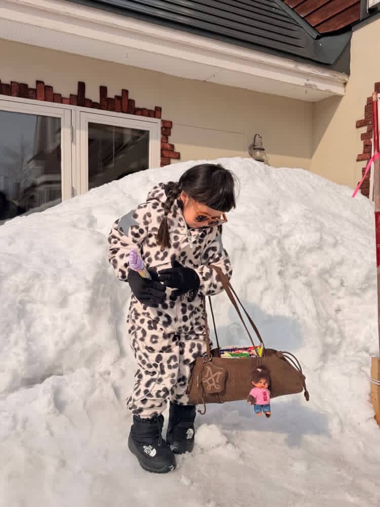 โอย น้องเกลลล 🥹 น่ารักมั่กกก ถือกระเป๋าคอลนี้ของ Merge ด้วย ทรงเก๋มาก