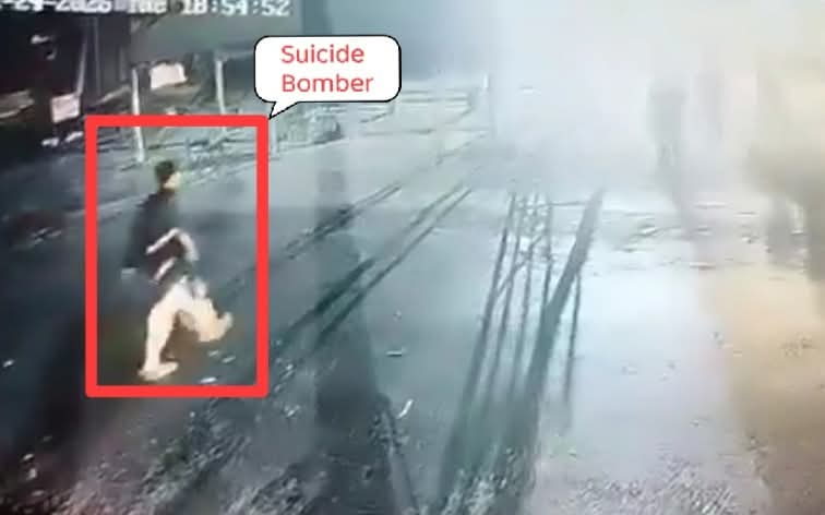 TracTerrorism's tweet image. Ansar-ul-Islam Pakistan (AIP) Suicide #Bomber Targets Dajal Check Post Leaving Two Police Officers Dead in Bhakkar District, #Punjab, #Pakistan
Read more: trackingterrorism.org/chatter/aip-su…