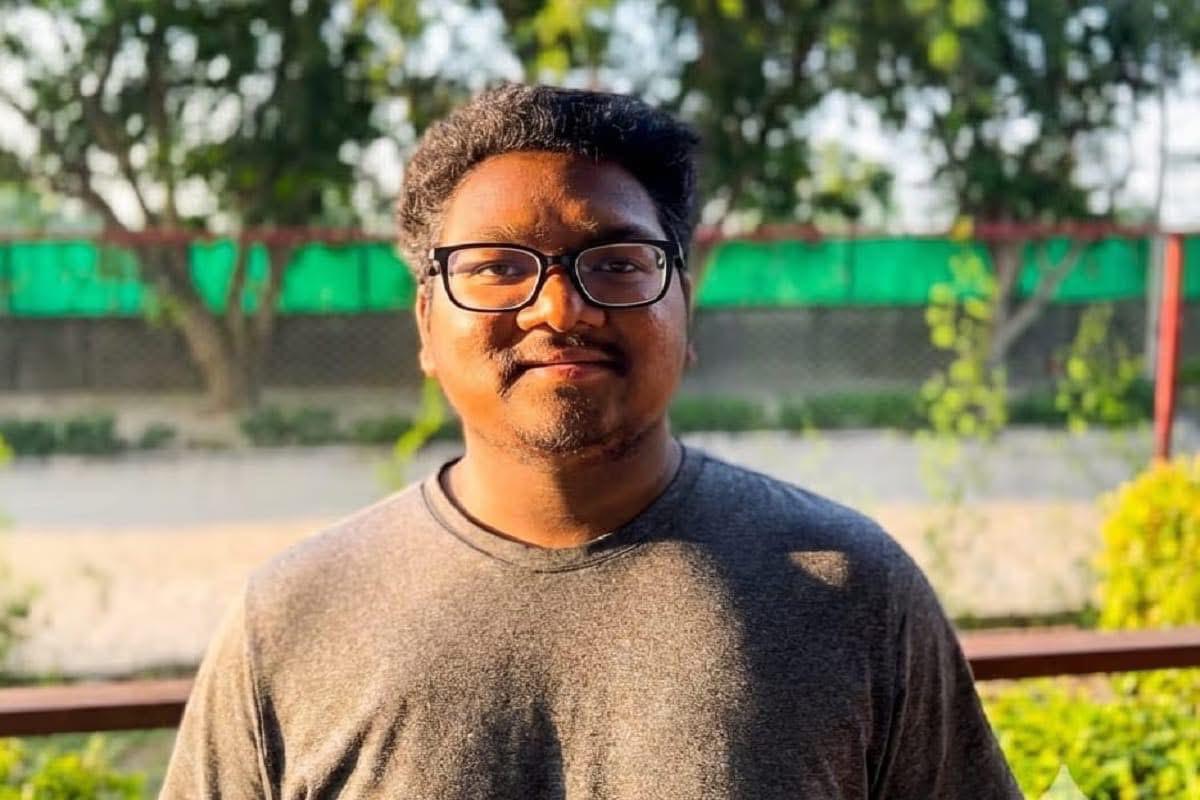 Geetakora1's tweet photo. हिमाचल प्रदेश के कुल्लू में झारखंड के पूर्व मुख्यमंत्री श्री @ChampaiSoren जी के पोते एवं भाजपा नेता श्री बाबूलाल सोरेन जी के सुपुत्र वीर सोरेन के असामयिक निधन की सूचना अत्यंत दुखद है।
ईश्वर से प्रार्थना है कि दिवंगत आत्मा को अपने श्रीचरणों में स्थान दें तथा शोकाकुल परिवारजनों को यह अपार दुःख सहने की शक्ति प्रदान करें।

ॐ शांति🙏।