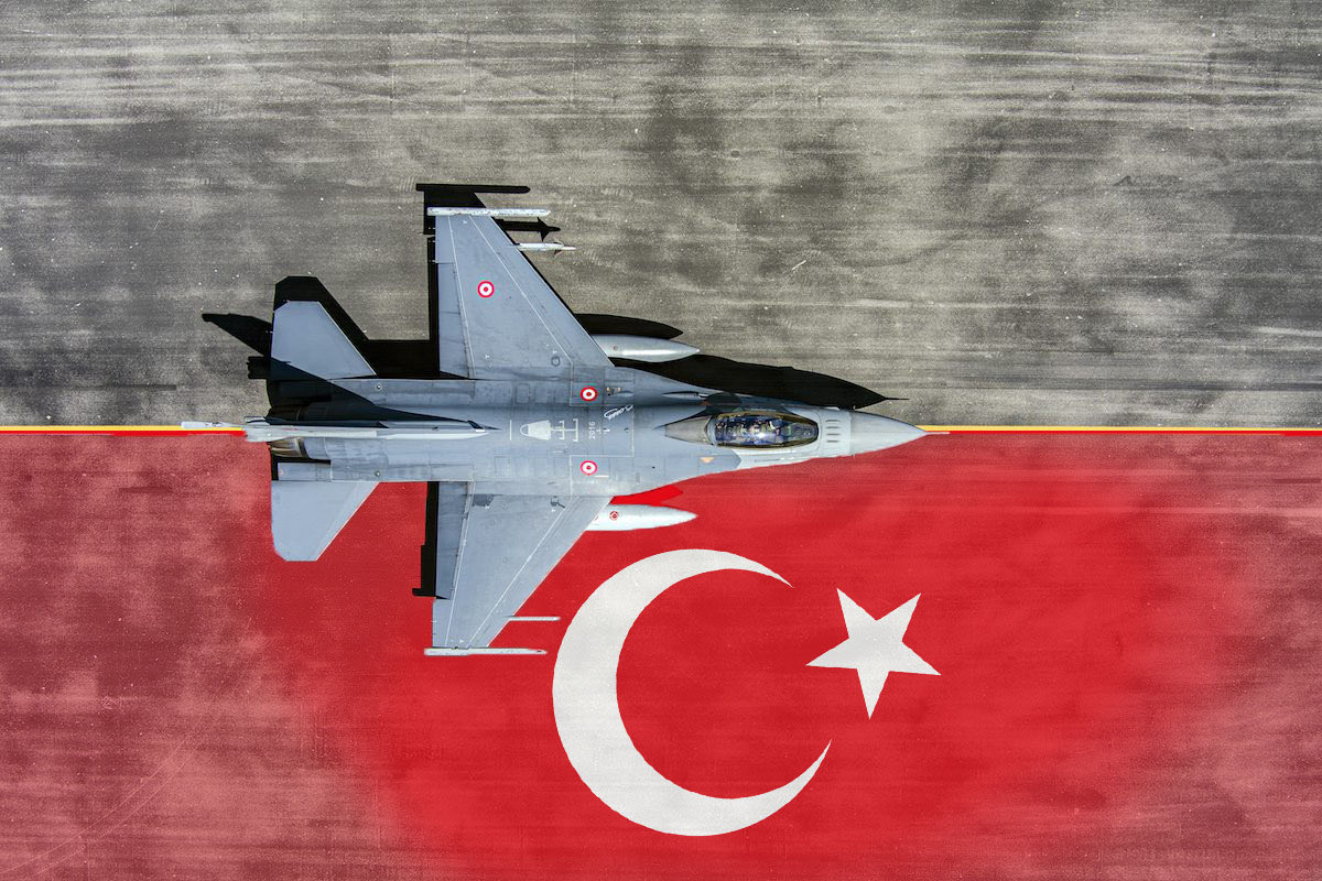 F-16 ile görev uçuşu sırasında kaza / kırım sebebiyle şehit olan pilotumuza Yüce Allah’tan rahmet, yakınlarına sabırlar diliyorum.

Bunlar öyle değerli vatan evlatları ki…