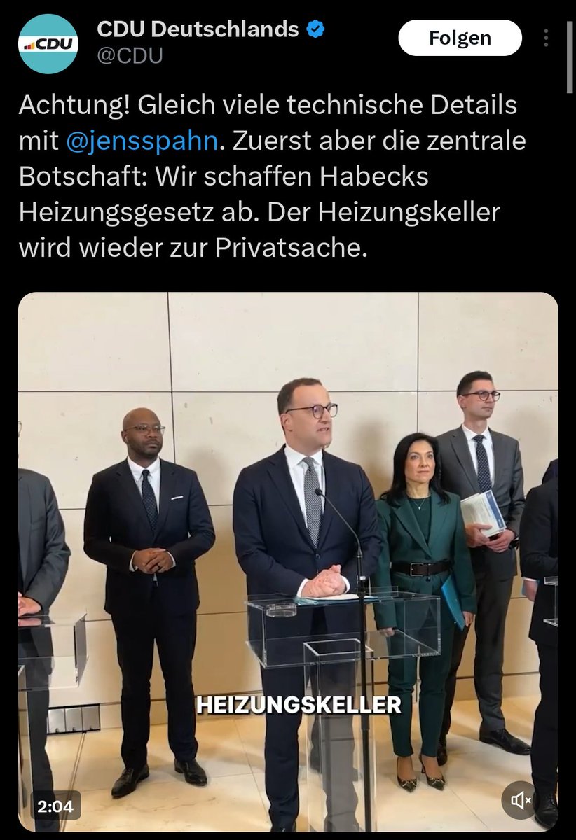 "Wir schaffen HABECKS HEIZUNGSGESETZ ab!" brüllt die CDU in alle Mikrofone und Kameras.

Das Gebäudeenergiegesetz ist ein CDU-Gesetz! 2020, Kabinett Merkel! Die turnusmäßigen leichten Änderungen durch Robert Habeck haben das Gesetz sozialer und weniger drakonisch gemacht. 🤬