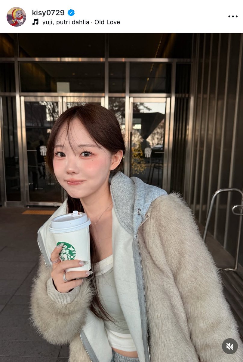 suni__fit's tweet photo. ホンヨンギちゃんって今年34歳なの！？
ヨンギちゃんのみ何らかの力が働いて時止まってる気がしてならない、美容医療とアンチエイジングがんばります🥹童顔羨まC https://t.co/r9ZHZwJKPF