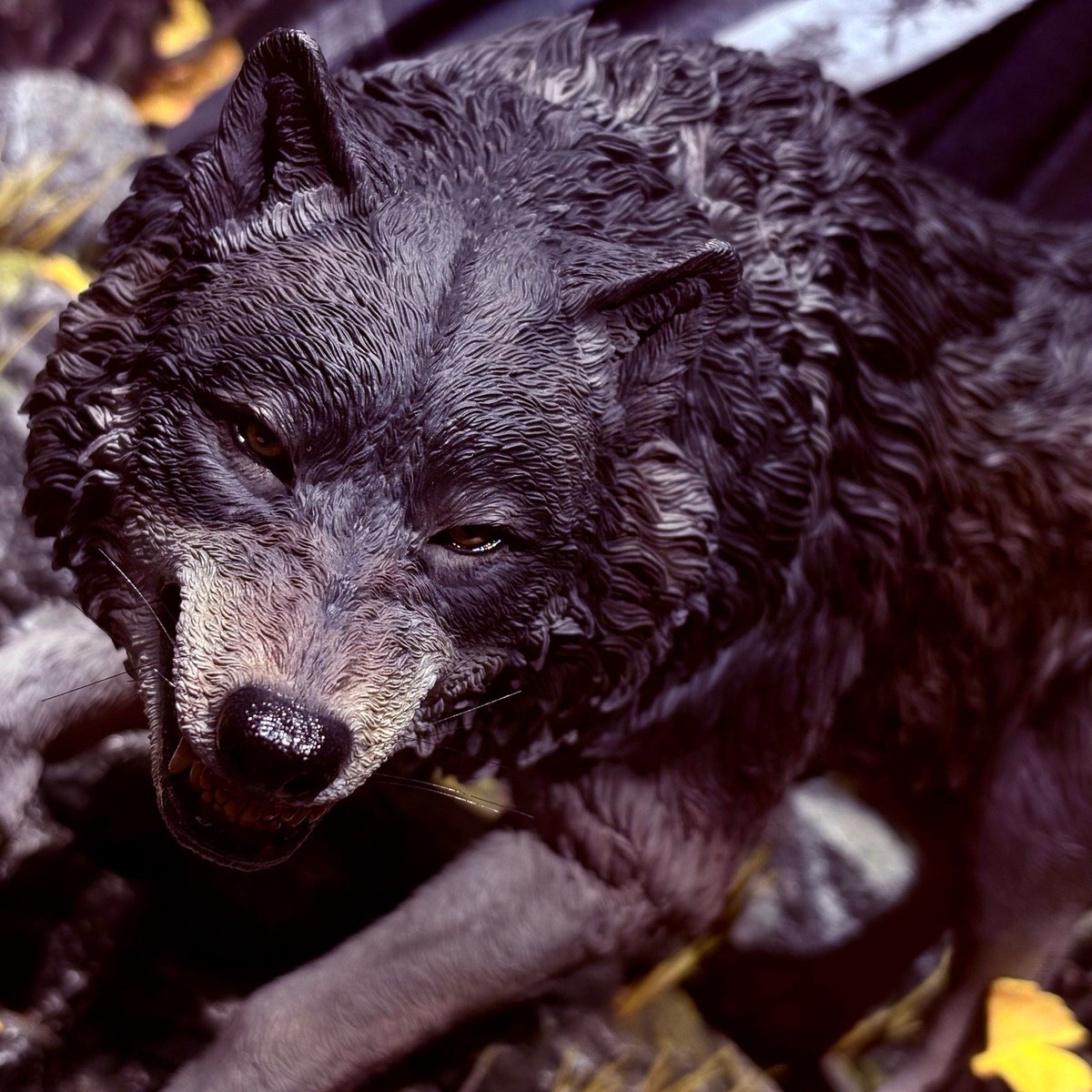 🐺🍂和の造形美、極まる🍂🐺

時代劇アクションゲーム最新作
『#GhostofYōtei』より「篤」が
新宿ギャラリーショップ初展示✨💥

切なくも美しいそのゲーム世界が、究極の造形で貴方の目の前に！🔥🔥
ぜひ間近でご覧ください👀

#ゴーストオブヨウテイ #篤
#プライム1スタジオ