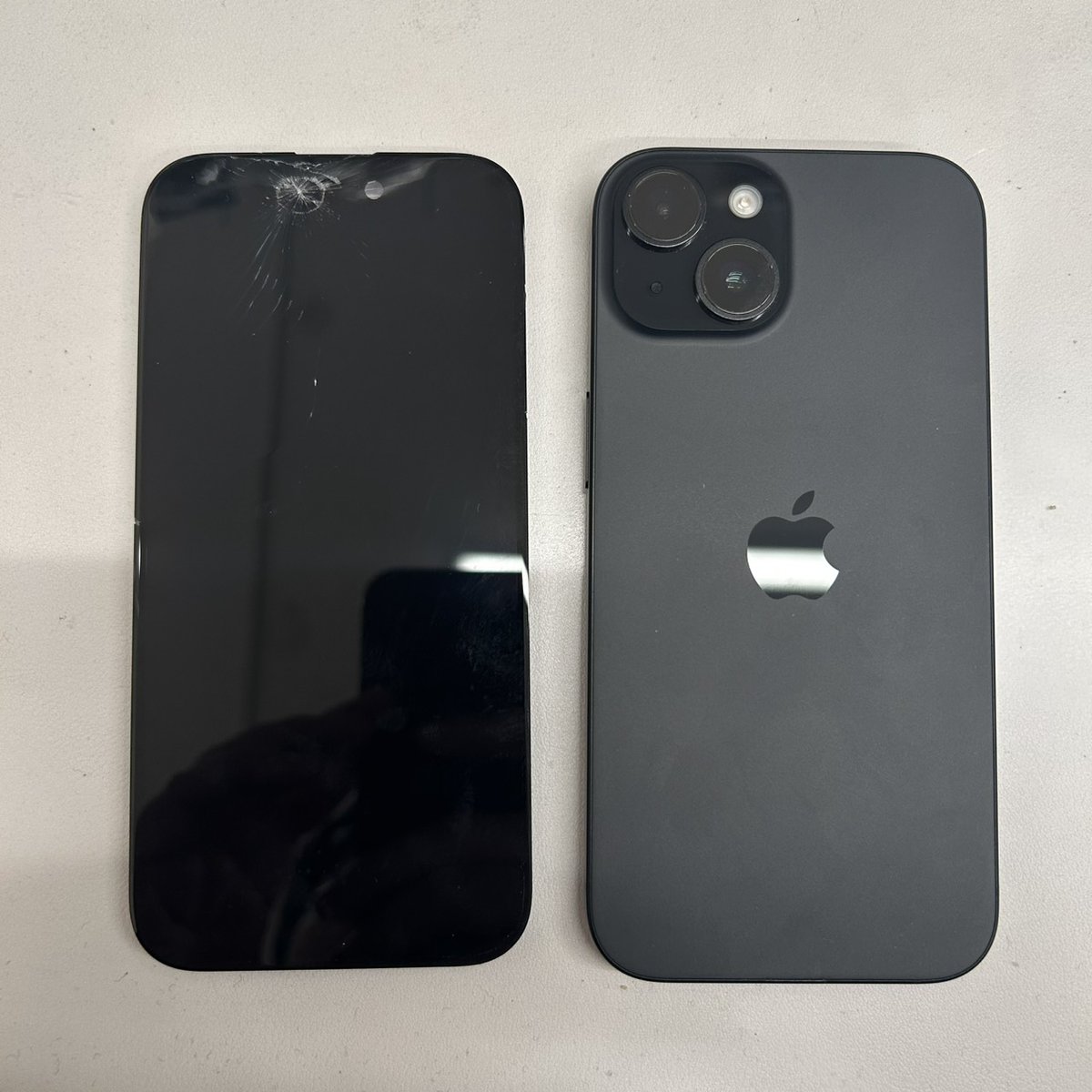 smartcool_momo's tweet photo. 【京都山科区】iPhone15｜画面が割れてFace IDが反応しない

https://t.co/c5ZsqZQJh6

#iphone #android #nintendoswitch #applewatch #ipad #ipod #macbook #修理 #MOMO #京都府 #京都市 #伏見区 #iphoneケース #アイフォン https://t.co/cbS5df21wg