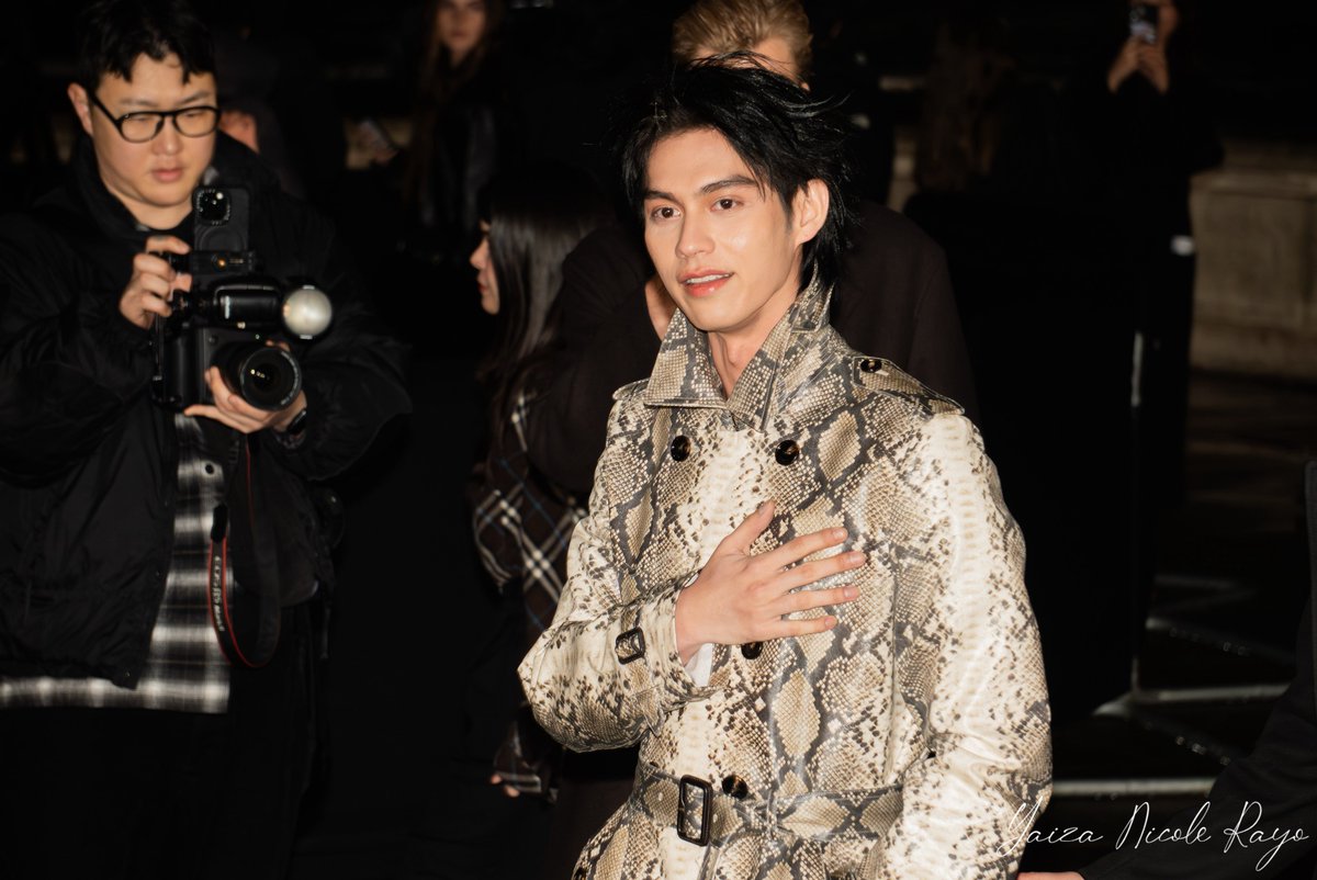 FASHION: LONDON FASHION WEEK - BURBERRY SHOW F/W 2026-2027

Bright shone like a star that he is! 

📸 Images © Nicole Rayo for View of the Arts / VOA Fashion 

⚠️ Do not copy, repost and share without crediting the photographer

#LFW_AW26 #BurberryAW26  #BrightxBurberry #Bright